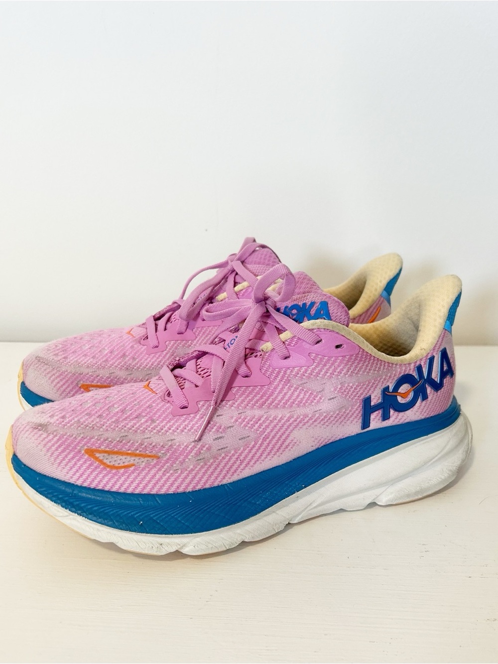 Hoka Clifton 9 Women's Running Shoes Pink and Navy Blue - Picture 2 of 11